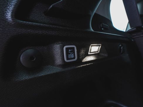 Used 2022 Jeep Grand Cherokee L Laredo w/ Luxury Tech Group I image 47