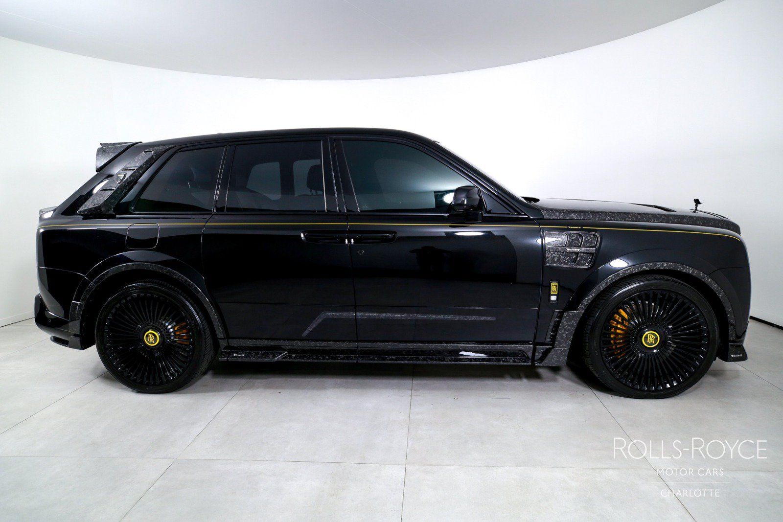 Used 2025 Rolls-Royce Cullinan AWD/4WD image 10