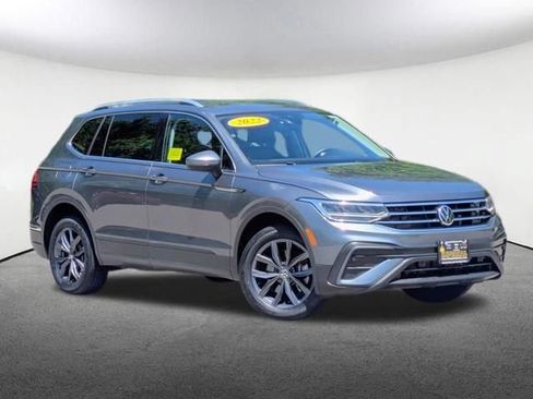 Used 2022 Volkswagen Tiguan SE AWD/4WD image 2