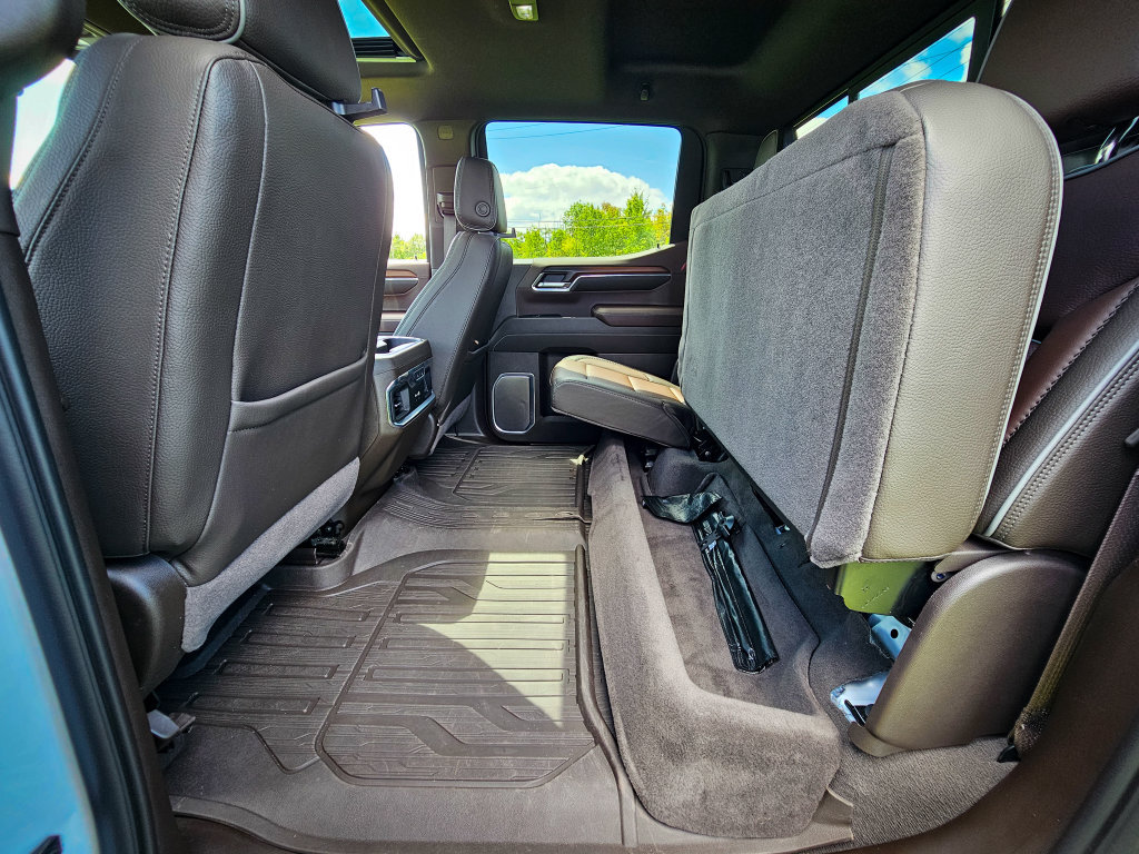 Used 2024 GMC Sierra 1500 Denali w/ Denali Reserve Package AWD/4WD image 40