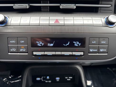 Used 2025 Hyundai Kona SEL image 18