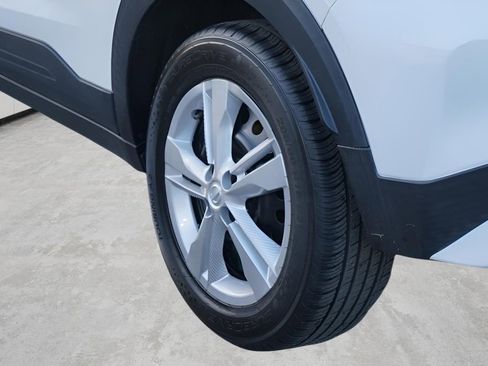 Used 2021 Nissan Kicks S FWD image 9