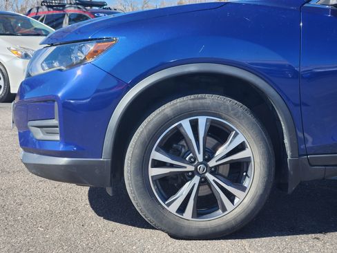 Used 2020 Nissan Rogue SV w/ Premium Package image 31