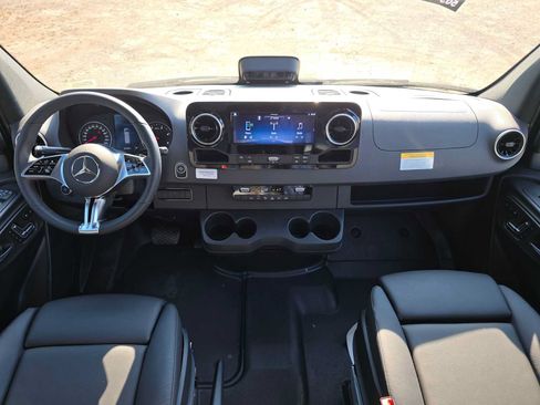 Used 2026 Mercedes-Benz Sprinter 2500 image 16