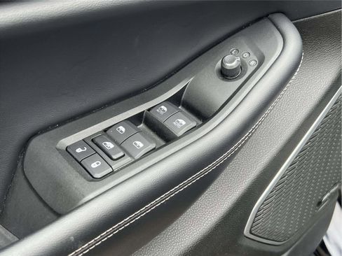 Used 2024 Jeep Grand Cherokee Limited 4xe image 17