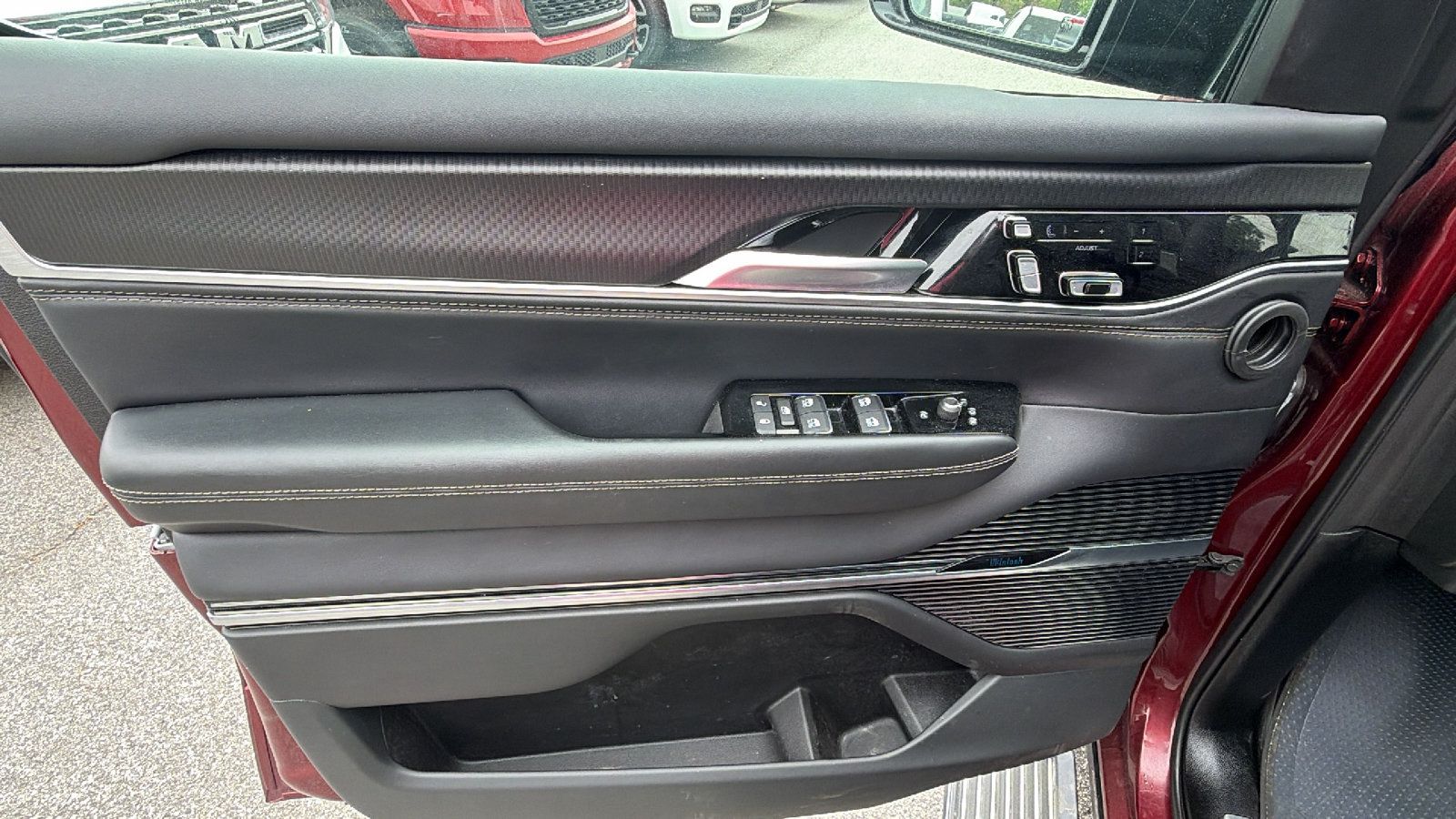 Certified 2025 Jeep Grand Wagoneer Series II Obsidian w/ Quick Order Packagew 28T AWD/4WD image 14