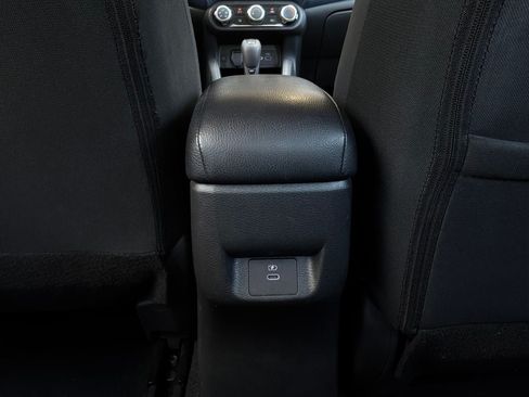 Used 2025 Nissan Versa SV FWD image 12