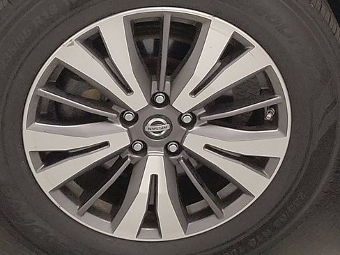 Used 2017 Nissan Pathfinder SL w/ SL Premium Package AWD/4WD image 31