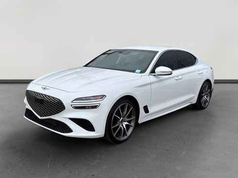 Used 2023 Genesis G70 2.0T image 1