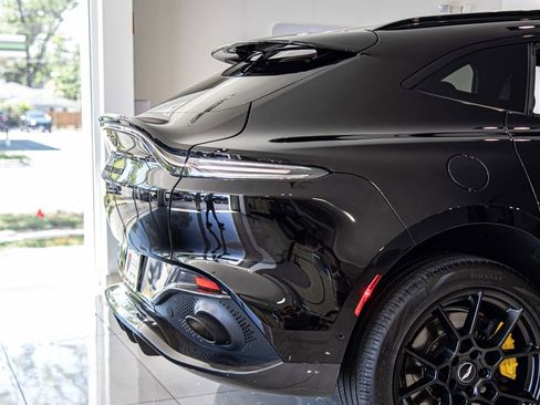 Used 2021 Aston Martin DBX AWD/4WD image 12