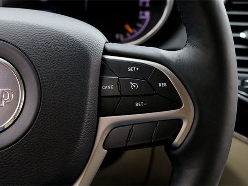 Used 2019 Jeep Grand Cherokee Limited image 13