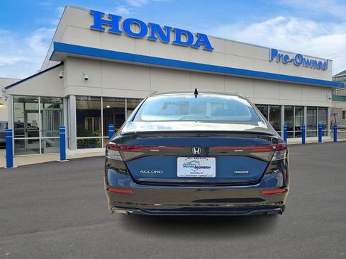 Used 2025 Honda Accord Sport image 5