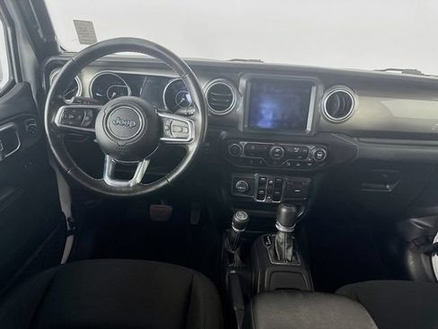 Used 2020 Jeep Gladiator Overland AWD/4WD image 22