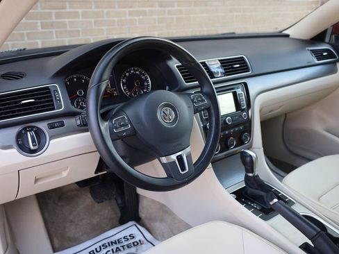 Used 2015 Volkswagen Passat 1.8T SE FWD image 13