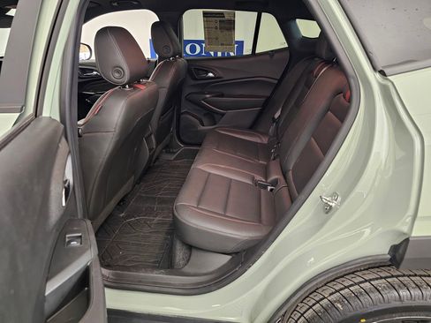 Used 2024 Chevrolet Trax RS w/ Sunroof Package image 38