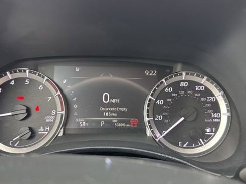 Used 2024 Toyota Highlander LE image 10