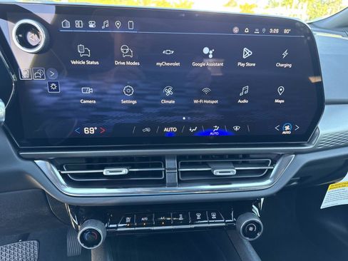 New 2026 Chevrolet Equinox EV LT image 22