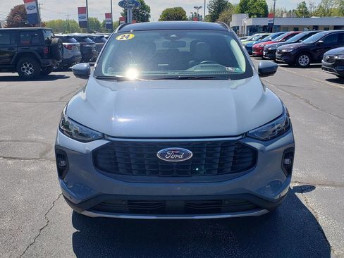 Used 2024 Ford Escape Platinum w/ Premium Technology Package AWD/4WD image 2