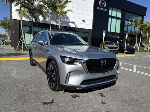 Used 2024 MAZDA CX-90 Plug-In Hybrid w/ Premium Pkg image 8