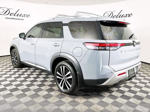 Used 2023 Nissan Pathfinder Platinum w/ Cargo Package image 4