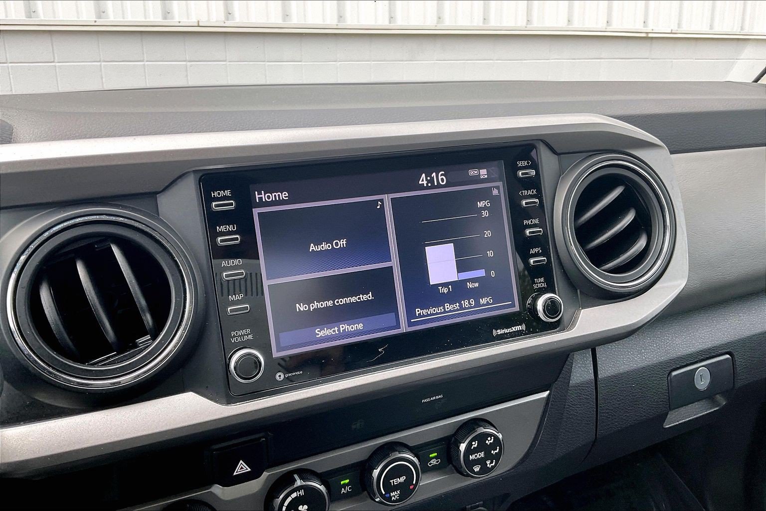 Used 2020 Toyota Tacoma SR5 AWD/4WD image 37