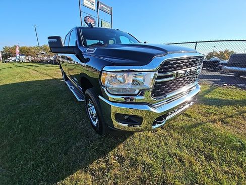 Used 2024 RAM 2500 Big Horn w/ Bed Utility Group image 8