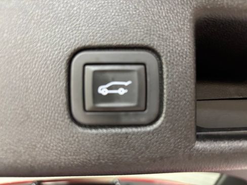 Used 2019 Chevrolet Equinox Premier FWD image 30