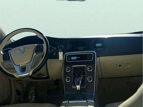 Used 2015 Volvo S60 T5 Premier image 10