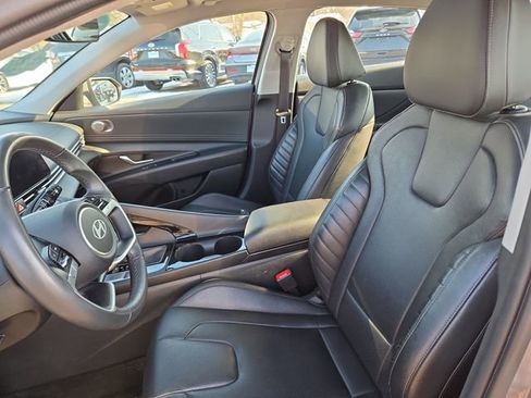 Certified 2024 Hyundai Elantra Limited image 25