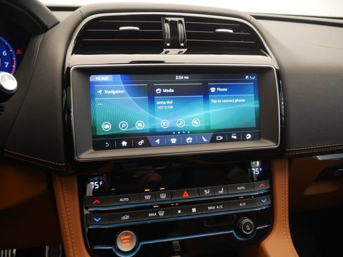 Used 2019 Jaguar F-PACE SVR image 47