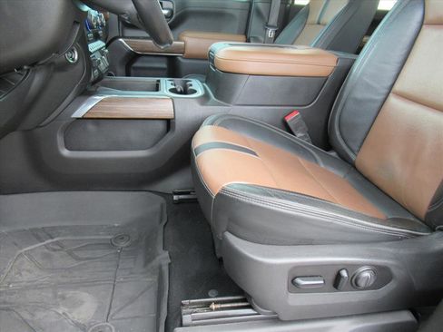 Used 2021 Chevrolet Silverado 3500 High Country w/ Z71 Off-Road Package image 17