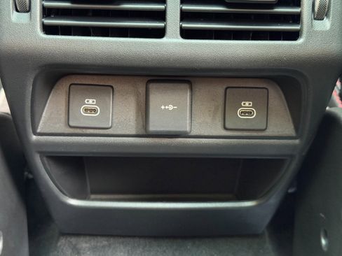 Used 2022 Land Rover Discovery Sport SE R-Dynamic image 30