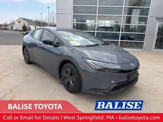 Used 2025 Toyota Prius LE video 1