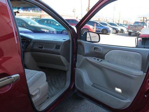 Used 1998 Toyota Sienna LE FWD image 31