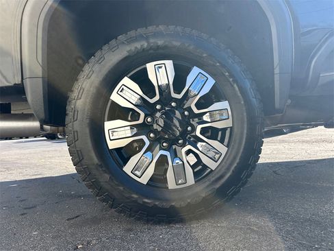 Used 2025 GMC Sierra 2500 Denali w/ Denali Reserve Package image 18