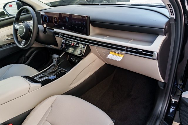 New 2026 Hyundai Tucson SEL FWD image 24
