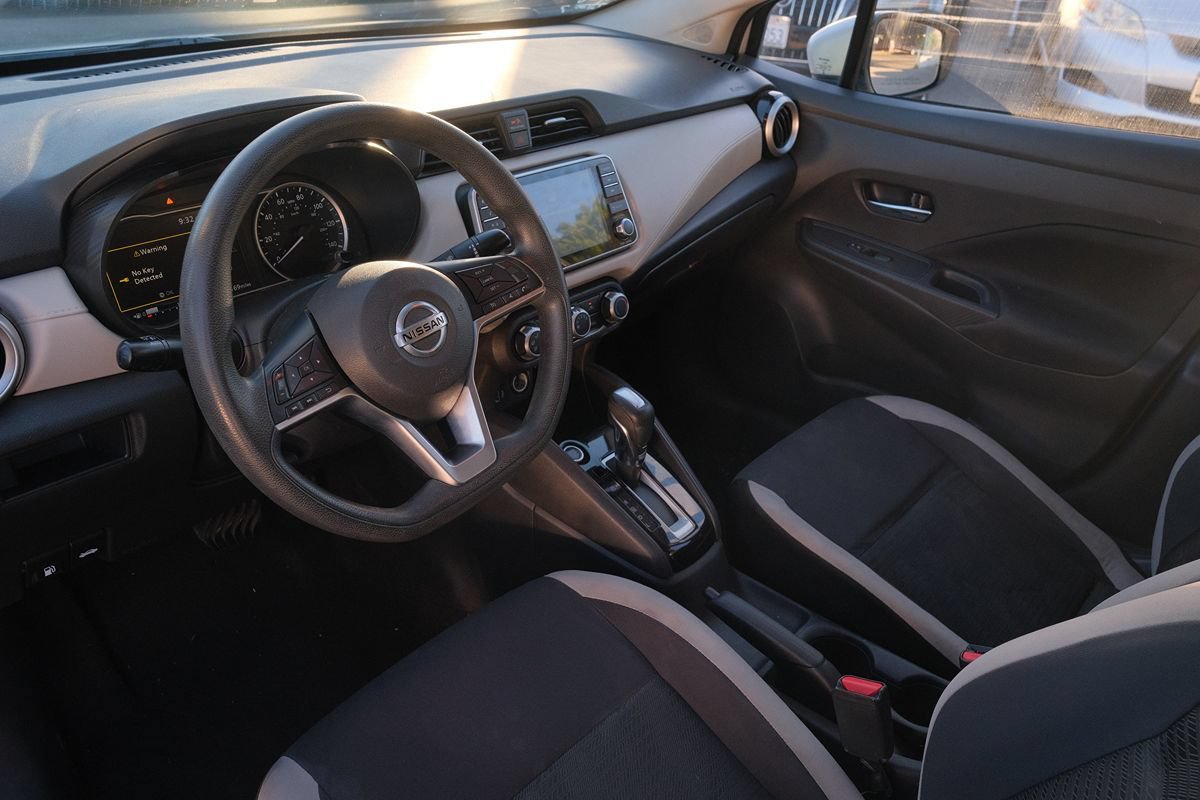 Used 2021 Nissan Versa SV FWD image 8