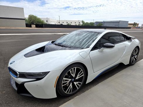 Used 2015 BMW i8 image 5