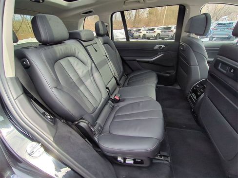 Certified 2022 BMW X7 xDrive40i w/ Premium Package image 25