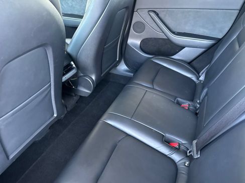 Used 2023 Tesla Model Y Long Range AWD/4WD image 5