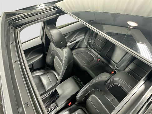 Used 2019 Jaguar F-PACE S image 24
