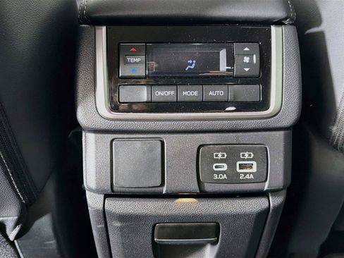 Used 2026 Subaru Ascent Premium AWD/4WD image 28