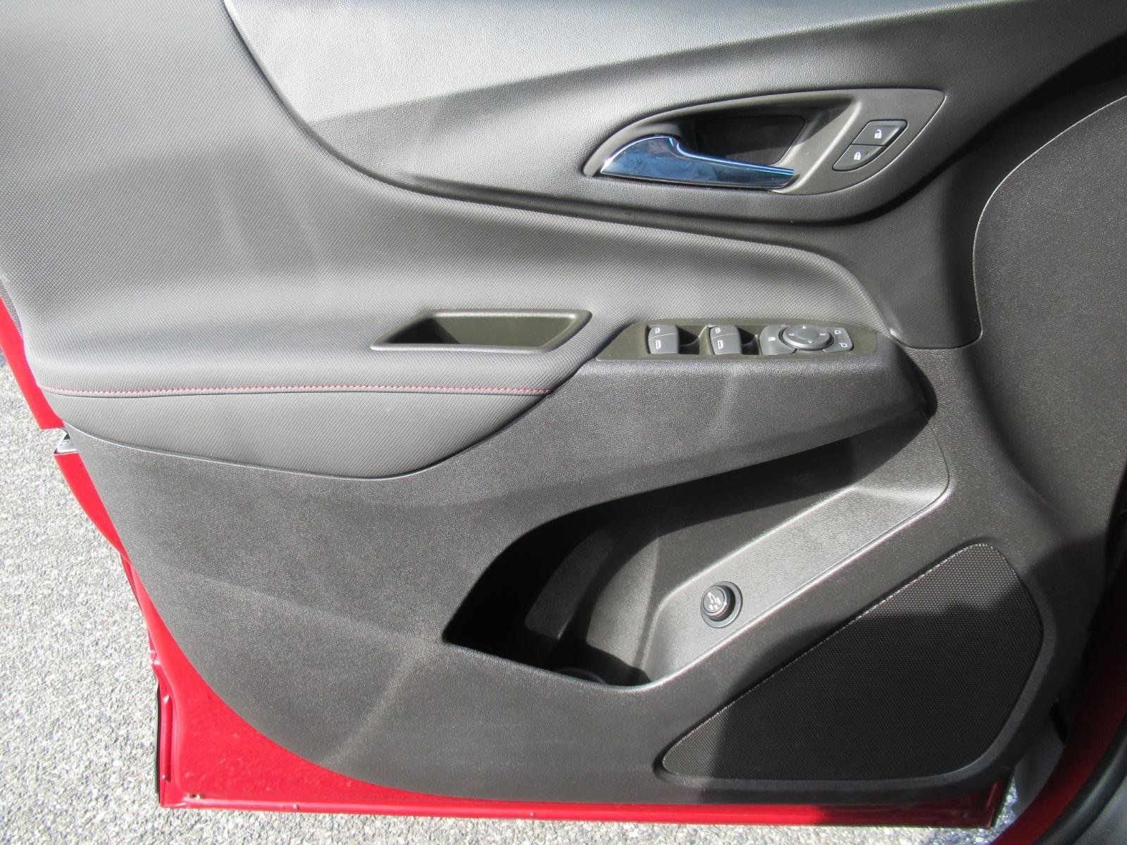 Certified 2023 Chevrolet Equinox RS FWD image 20