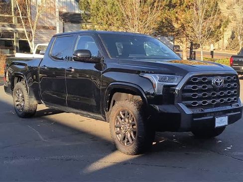Used 2022 Toyota Tundra Platinum image 3