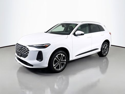 Certified 2025 Audi Q5 2.0T Premium Plus w/ Premium Plus image 1