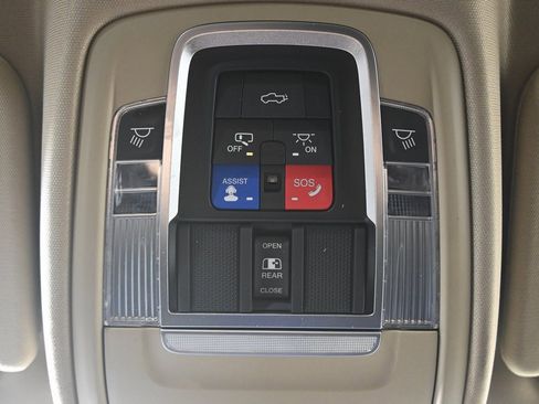 Used 2019 RAM 1500 Laramie image 37