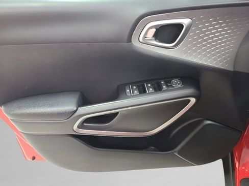 Used 2021 Kia Soul LX FWD image 21