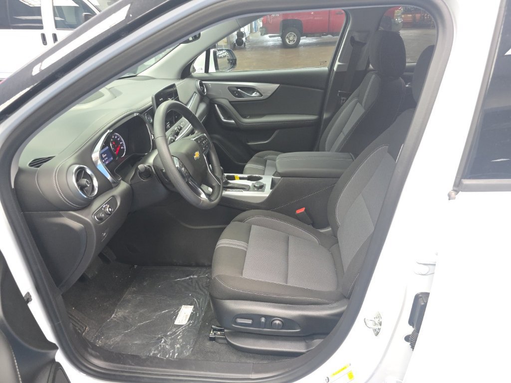 New 2026 Chevrolet Blazer LT w/ Convenience Package FWD image 7