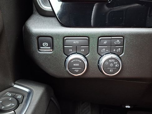 Certified 2026 GMC Sierra 1500 SLT AWD/4WD image 23