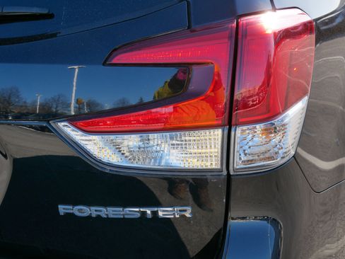 Used 2023 Subaru Forester Limited image 17